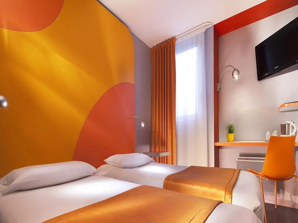 Hotel Henni Lyon Est Vaulx-En-Velin 3*,  França