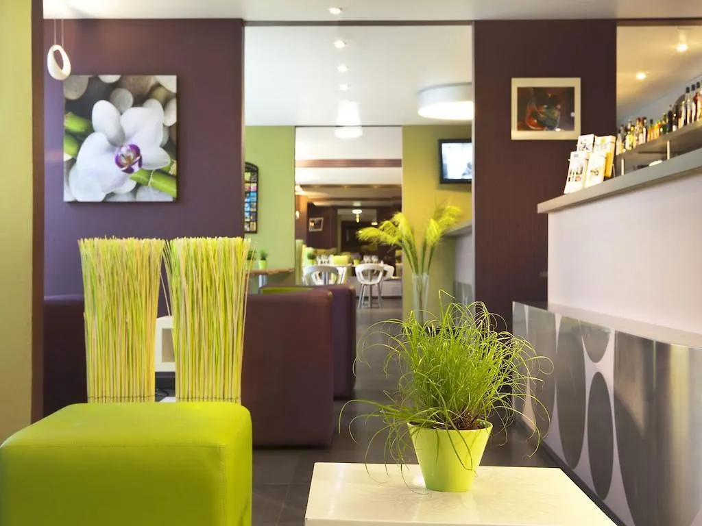 Hotel Henni Lyon Est Vaulx-En-Velin 3*,
