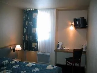 Hotel Henni Lyon Est Vaulx-En-Velin 3*,